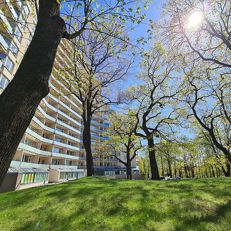 Stylish With Parking & Spacious Balcony Рига