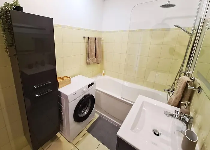 Stylish With Parking & Spacious Balcony Dzīvoklis Riga