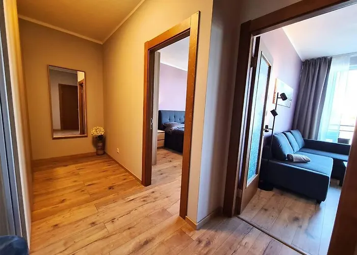 Stylish With Parking & Spacious Balcony Dzīvoklis