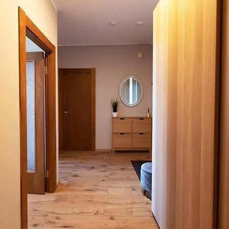 Stylish With Parking & Spacious Balcony ריגה